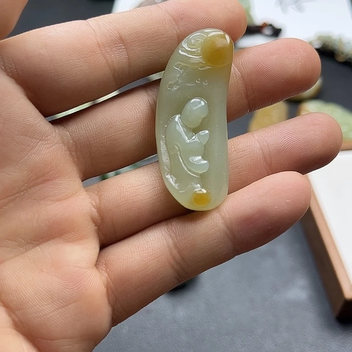和田玉未镶嵌颈饰