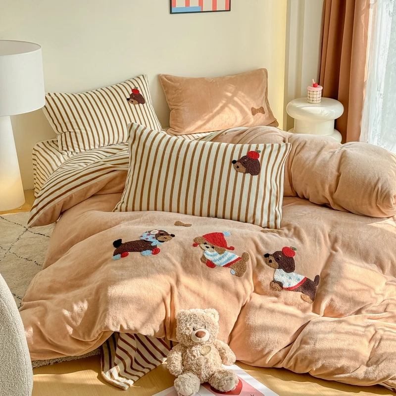 A类美拉德冬季腊肠狗牛奶绒四件套双面绒加厚被套毛巾绣保暖床单