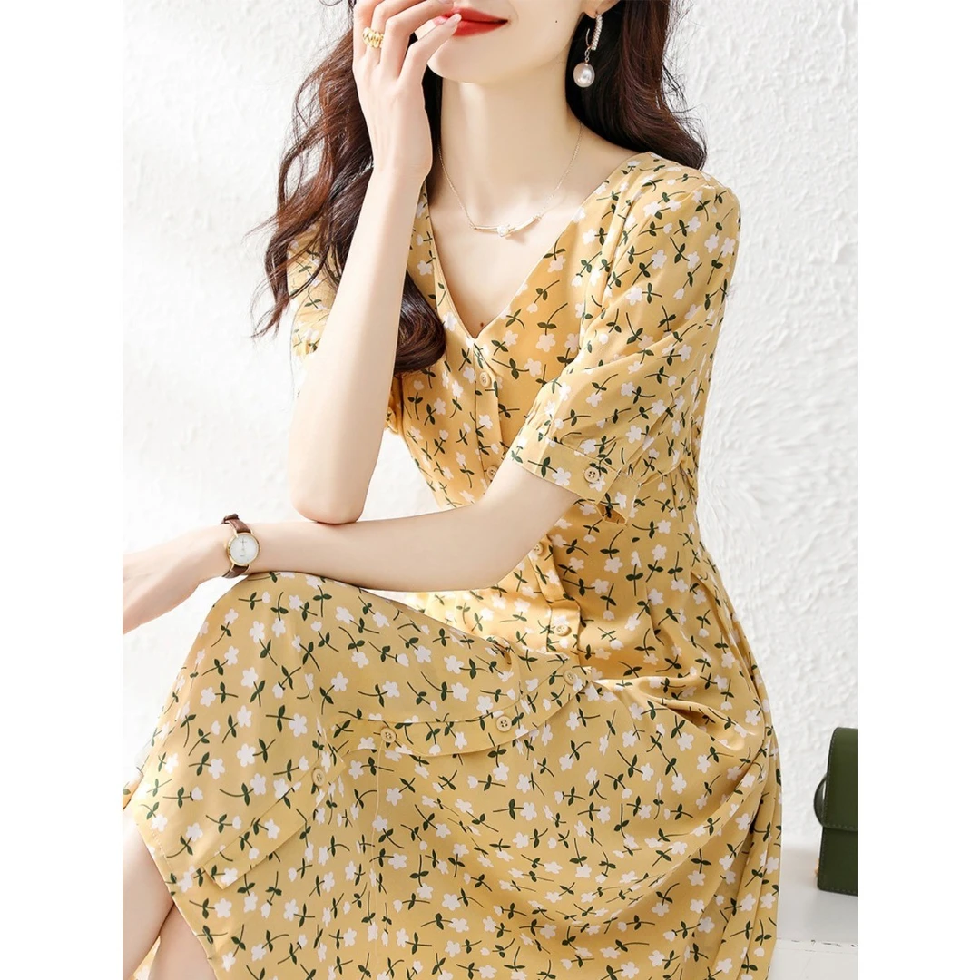法式V领时尚碎花连衣裙女2025夏季新款收腰中长款显瘦气质a字裙女