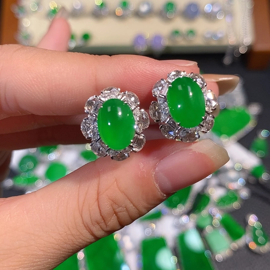 翡翠18K金镶嵌吊坠(赠链)