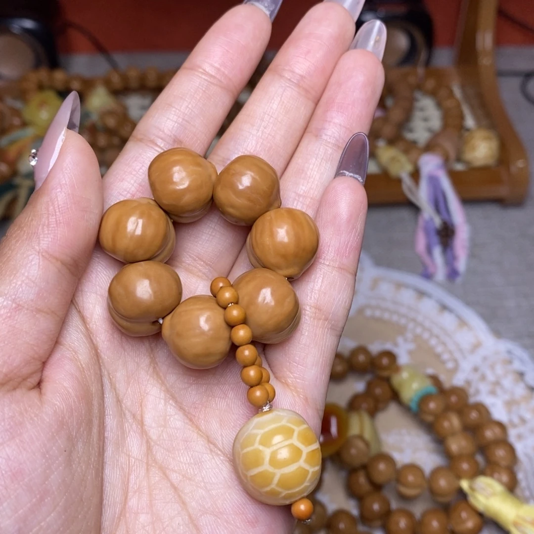 猴头核桃吊坠屁桃小富甲手捻