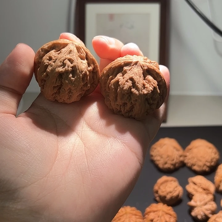 嘣***嚓文玩核桃把件大粗筋