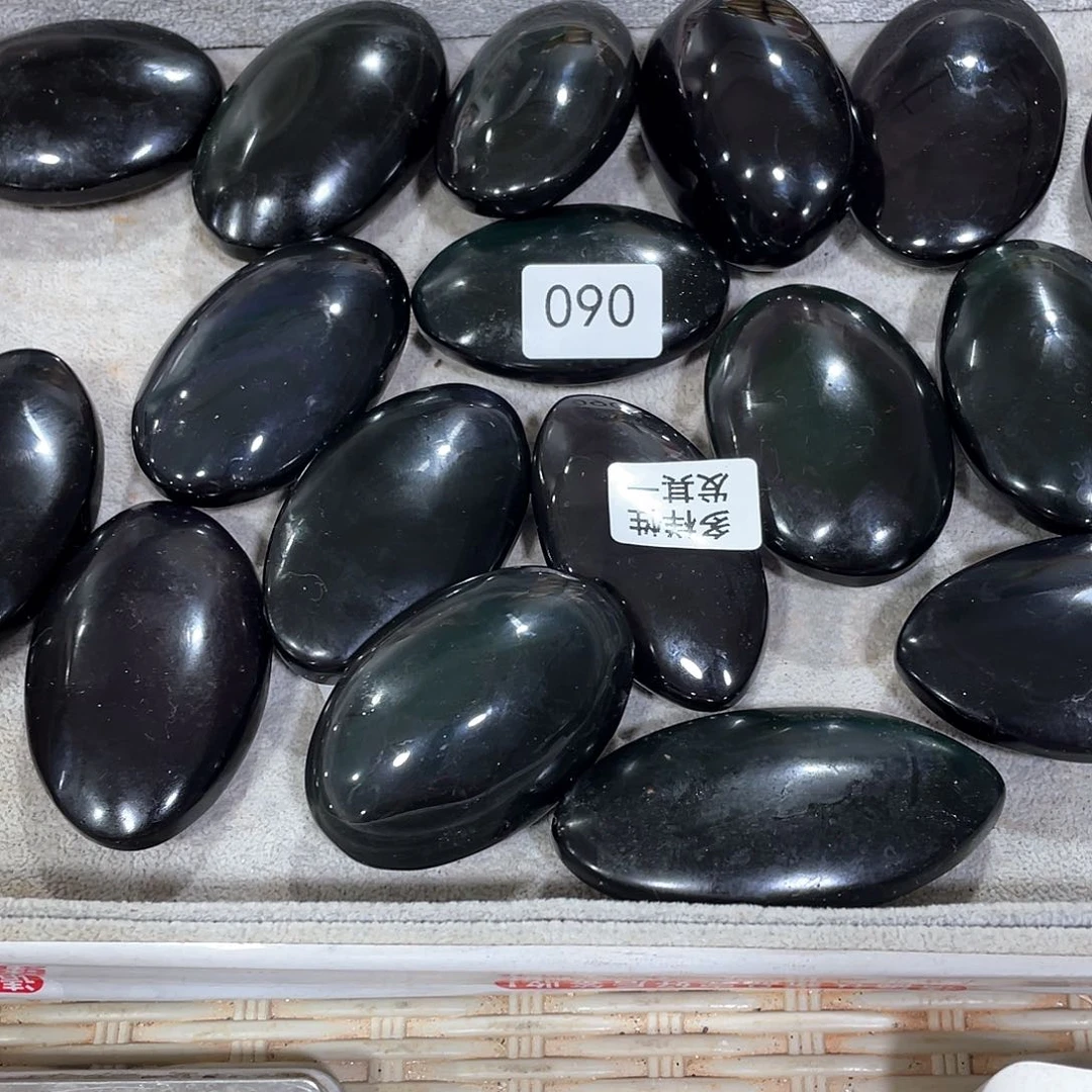 水晶摆件…..未镶嵌一个