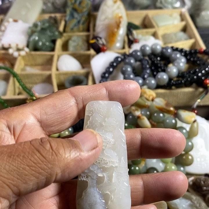 和田玉（糖玉）未镶嵌颈饰