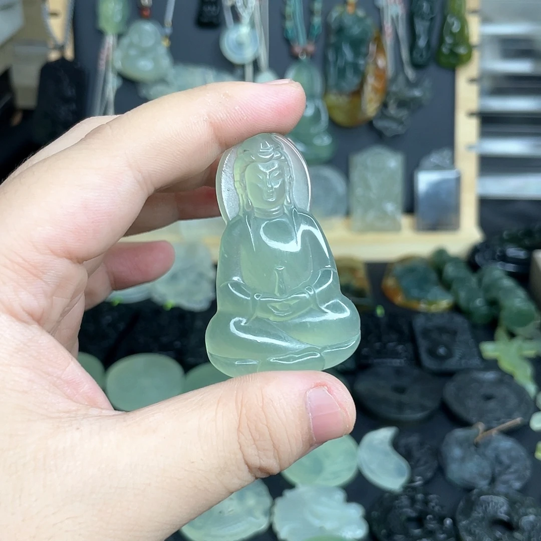 静***博未镶嵌岫玉颈饰观音