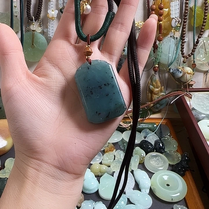 蛇纹石玉合金颈饰