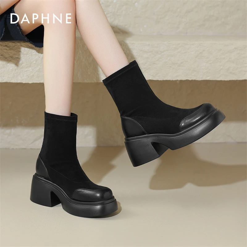 达芙妮寒冬新款马丁靴加绒保暖款网红马丁靴日常通勤专用舒适款