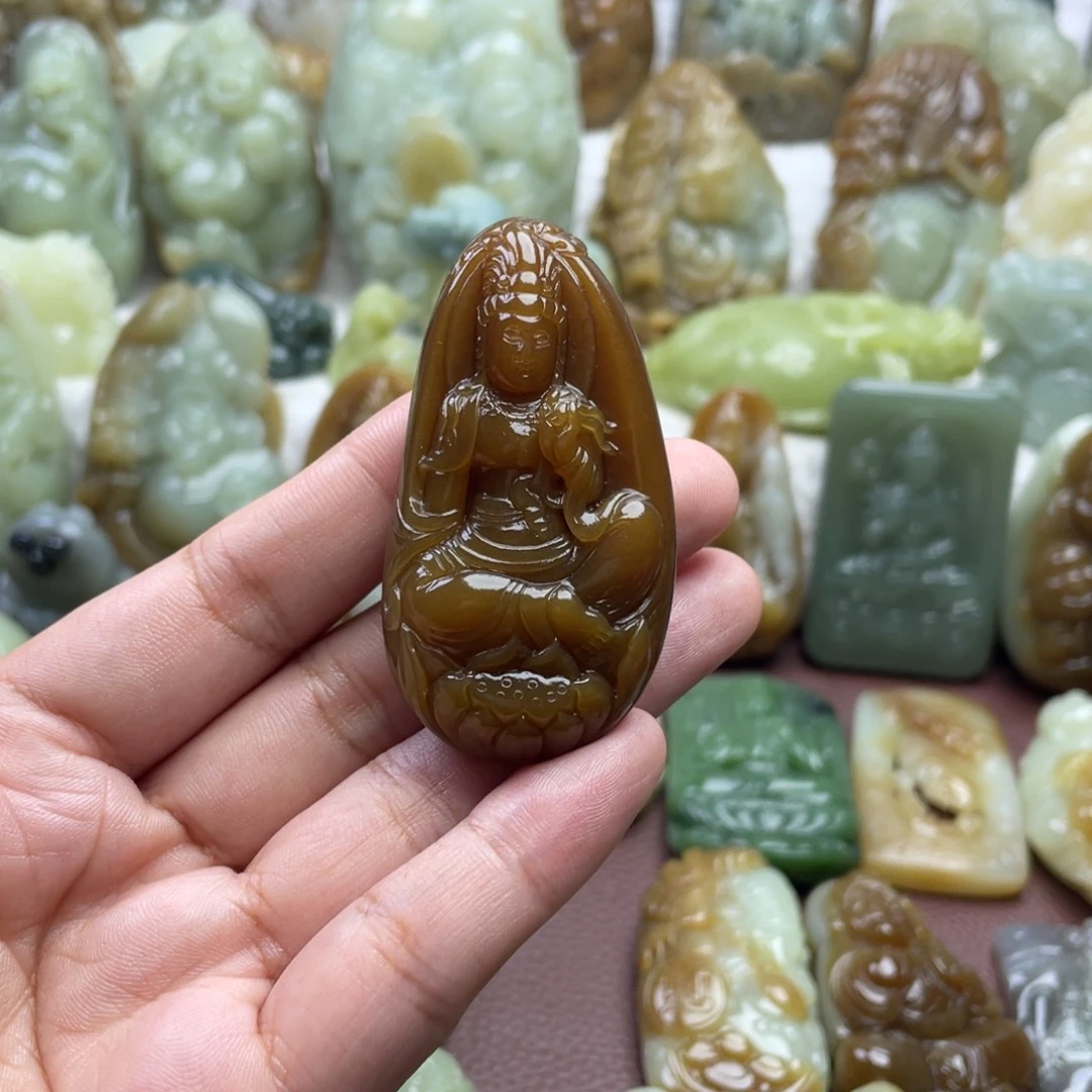 记***雨和田玉未镶嵌颈饰