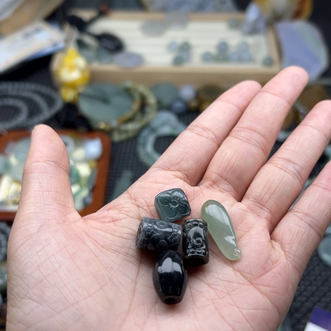 颈饰未镶嵌翡翠打包