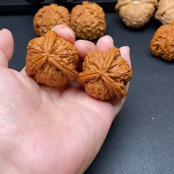 畅***上文玩核桃把件白奔