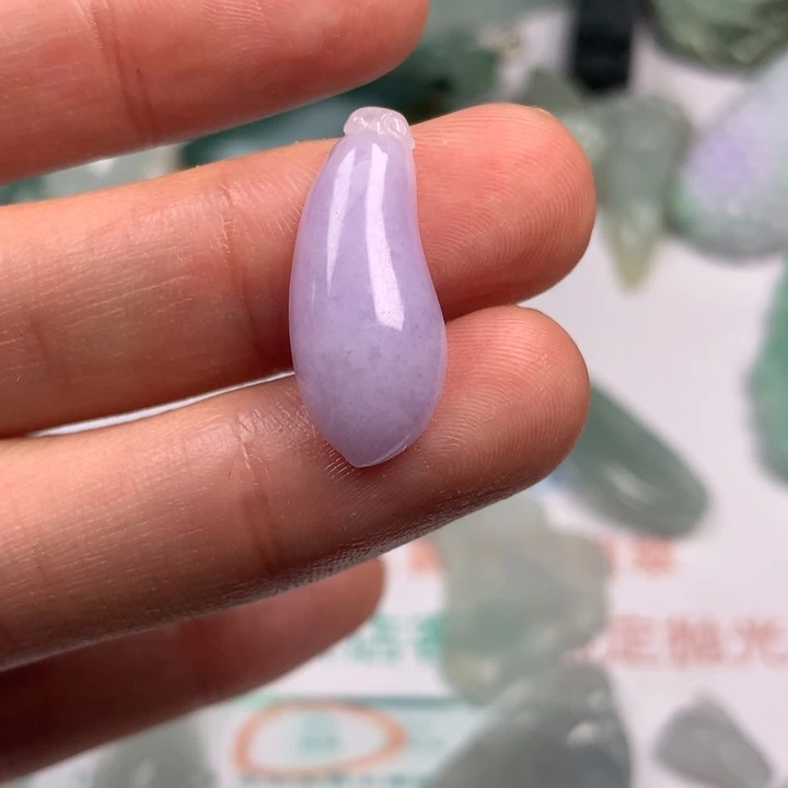 空***兰颈饰未镶嵌翡翠翡翠