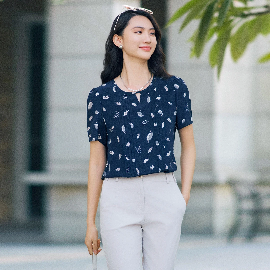 歌蒂诗2024夏季专柜新款时尚印花简约舒适短袖小衫女士 1E21S1274