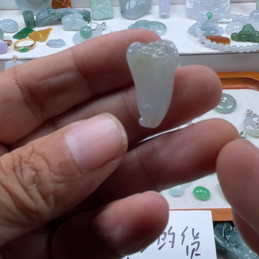 翡翠未镶嵌颈饰翡翠莲蓬