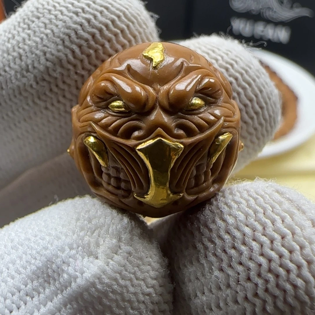 B****吊坠猴头核桃掩面镶嵌24k