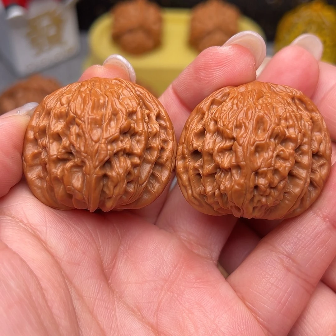 把件文玩核桃红皮山地石子磨37全品