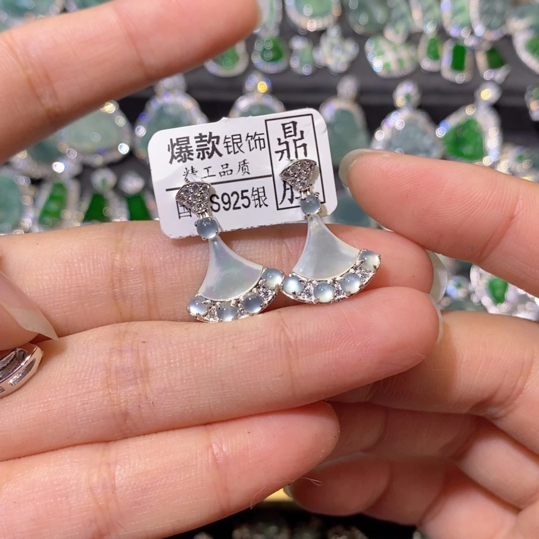 椰****翡翠银S925镶嵌颈饰天然