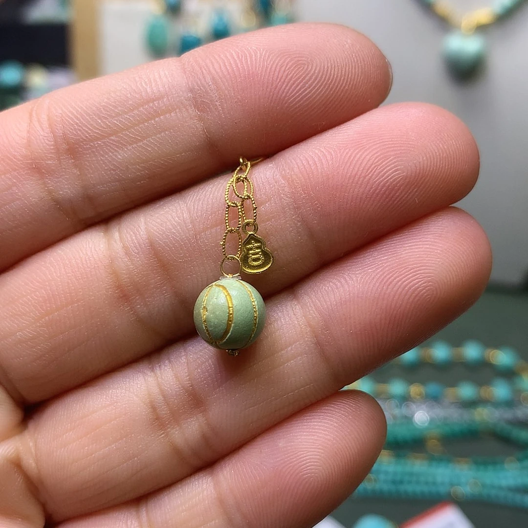 绿松石18K金镶嵌挂件