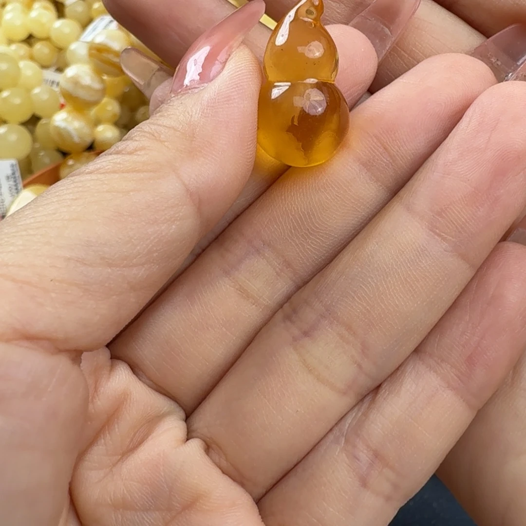 琥珀未镶嵌珠宝奇石