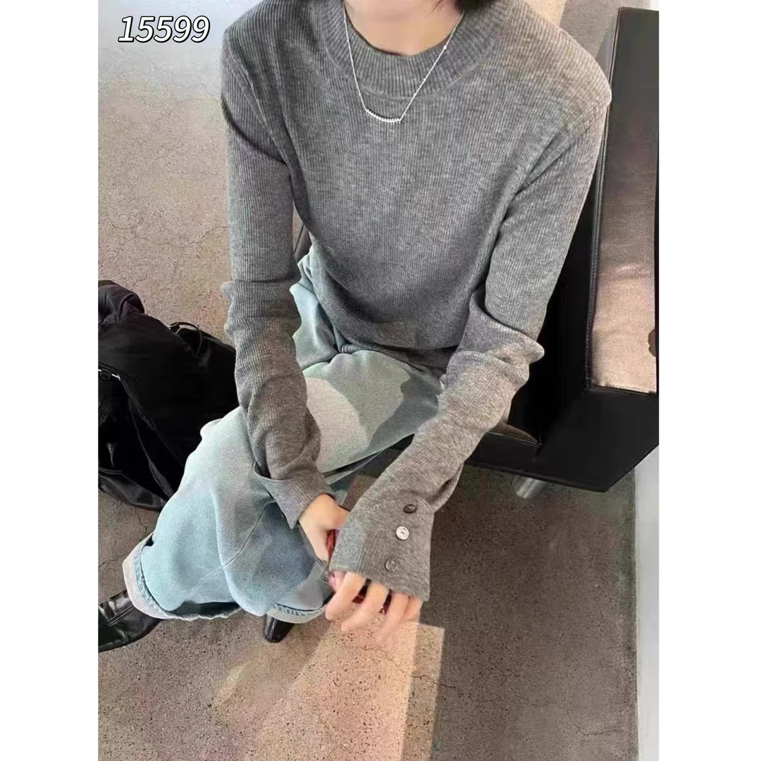 15599（部分无水洗唛，介意慎拍）CHUXUN圆领手袖三粒扣针织长袖