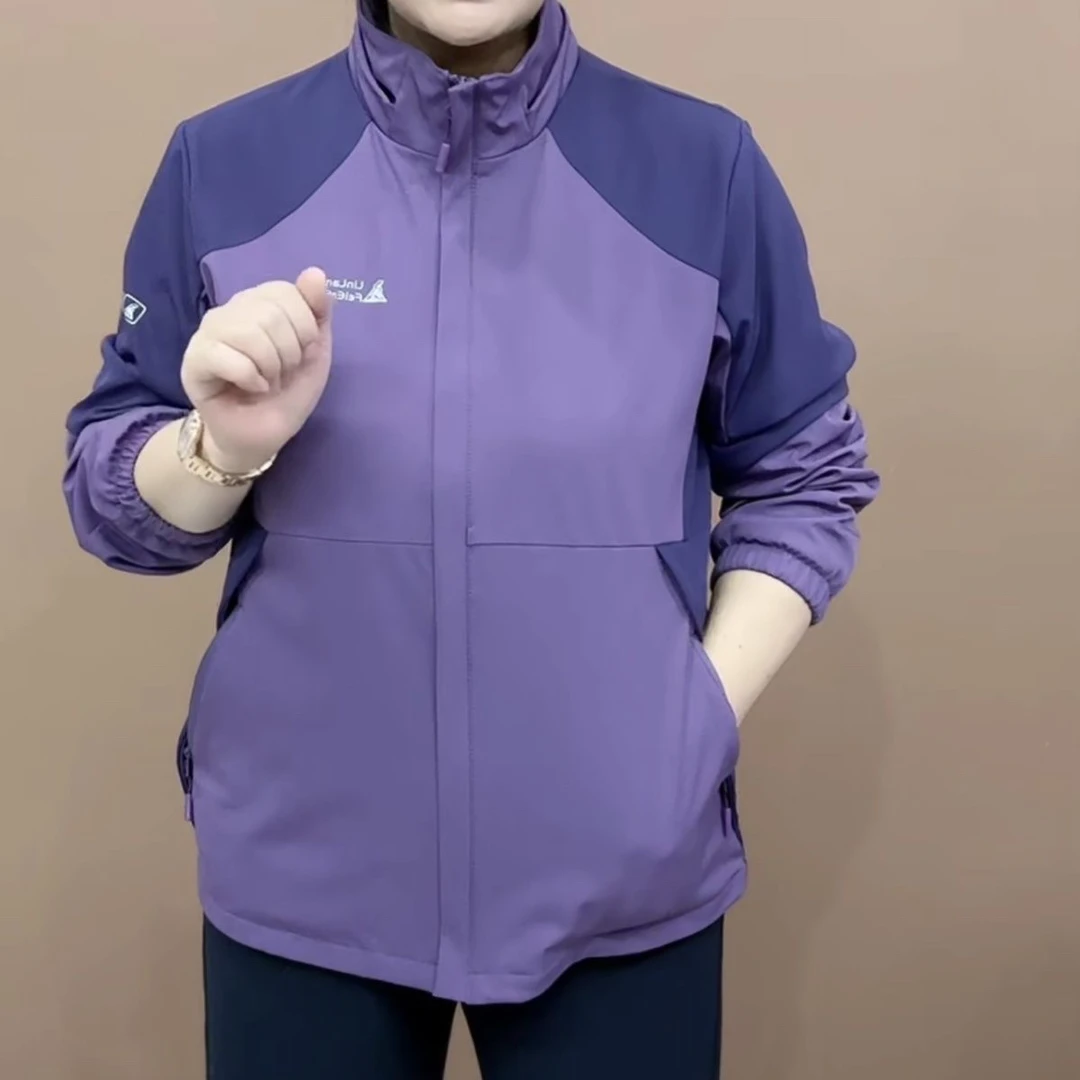 春秋款女士冲锋衣女款秋季户外运动可脱卸帽防风防水透气休闲外套