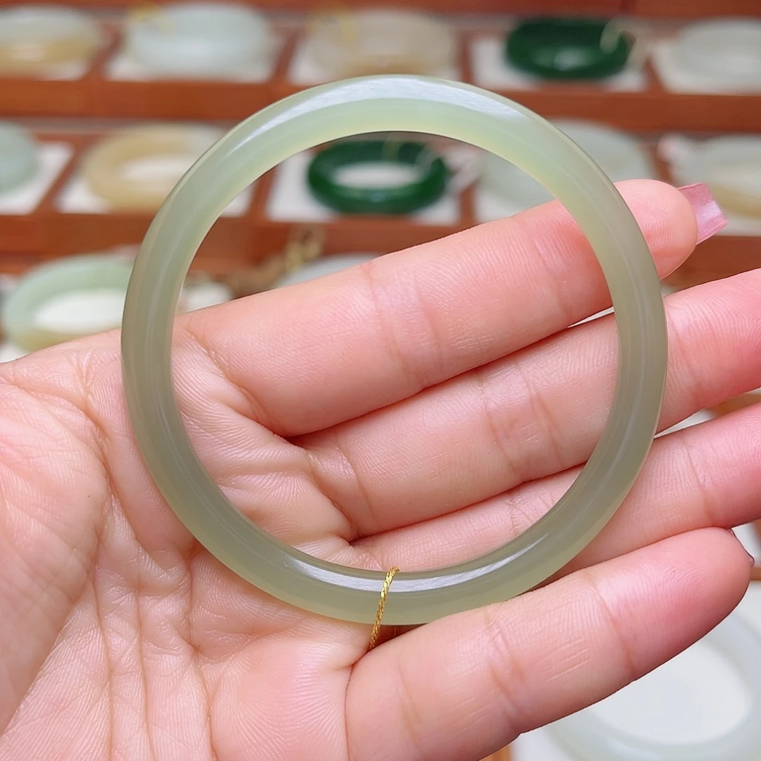 和田玉手镯未镶嵌53.6