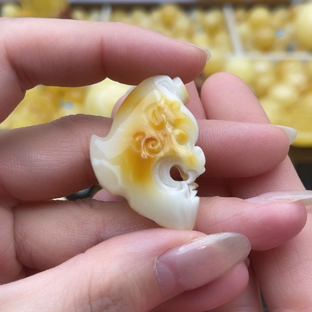 裸石琥珀未镶嵌蜜蜡雕刻鸽