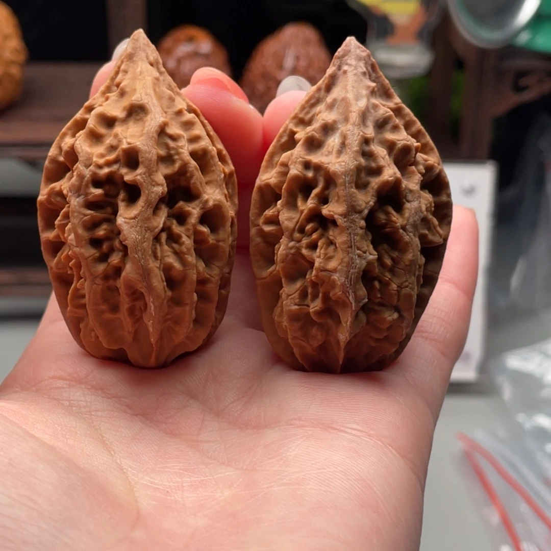 文玩核桃把件小楸千磕尖66