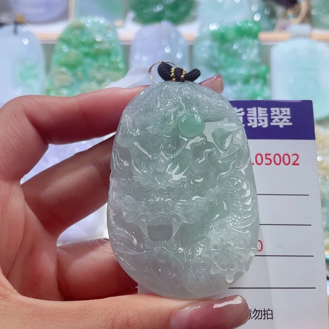 颈饰未镶嵌翡翠龙