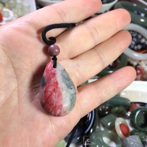 天然辰砂原矿石手工定制吊坠
