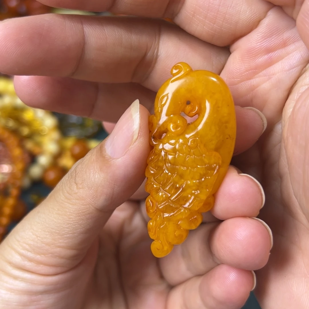 琥珀未镶嵌珠宝奇石40