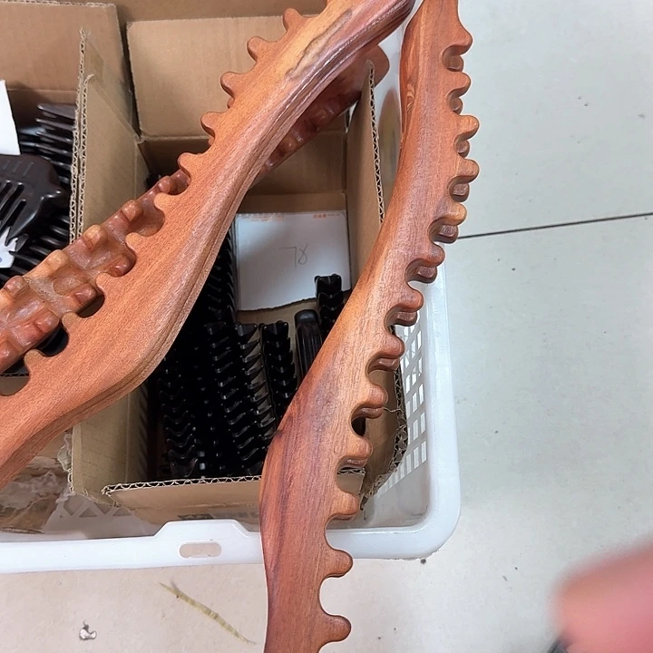 红檀香木38厘米放松工具瑕疵