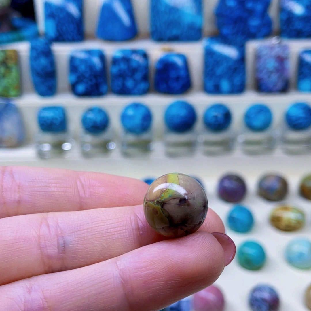 绿松石未镶嵌颈饰