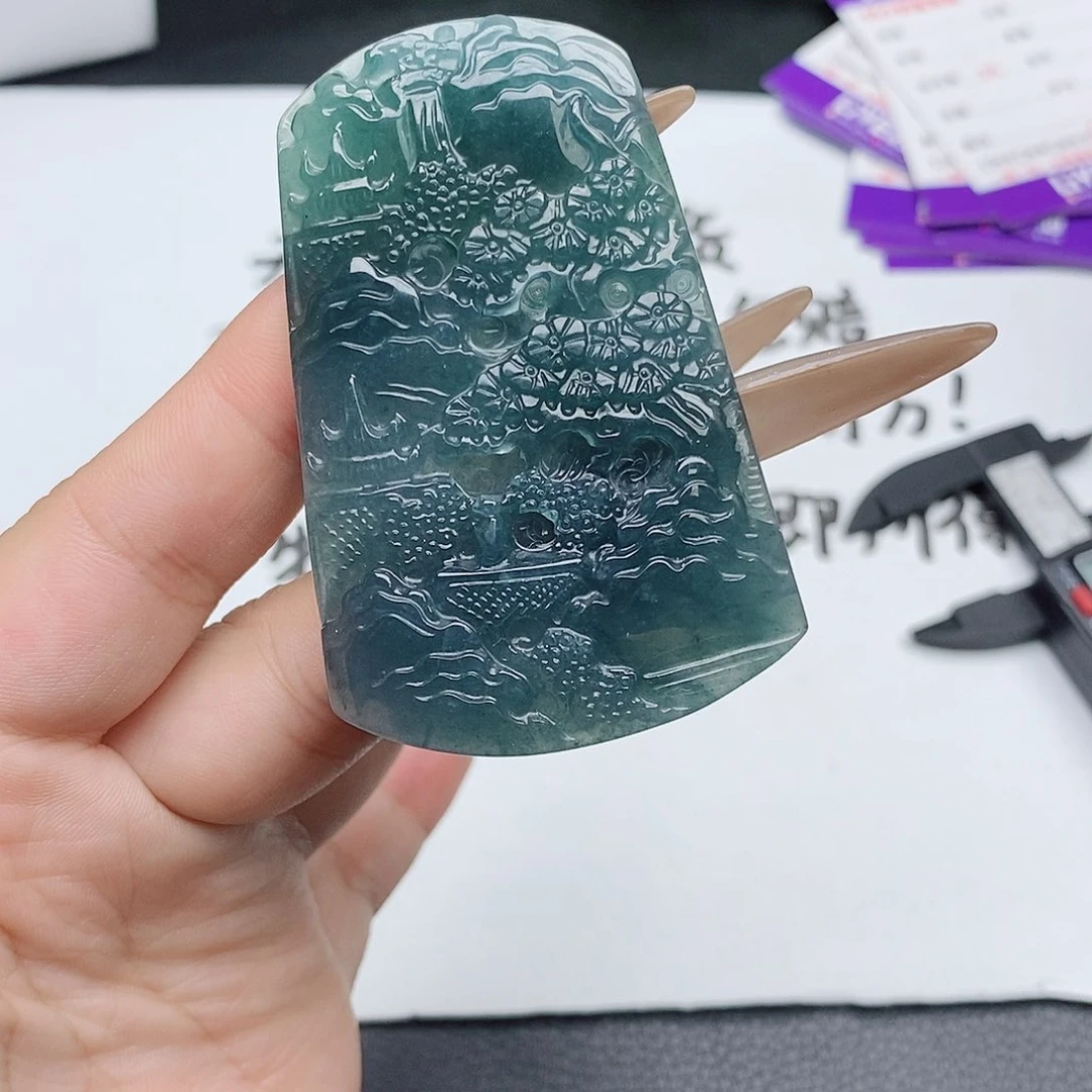 颈饰未镶嵌翡翠
