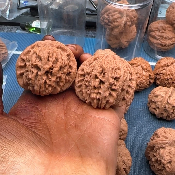 破***贼吊坠文玩核桃44房山楼