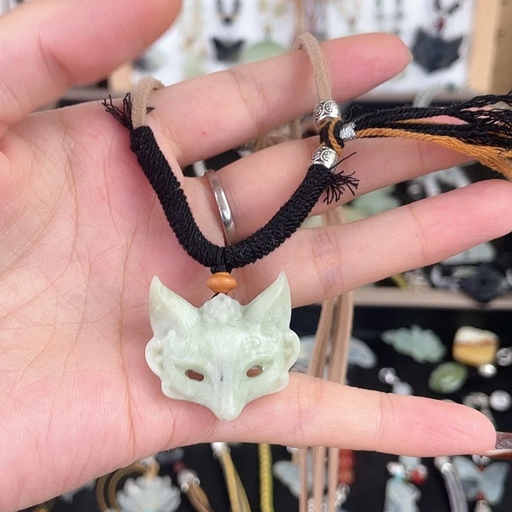 蛇纹石玉合金颈饰
