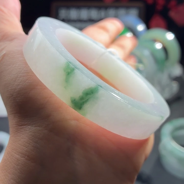 未镶嵌翡翠手镯定制翡翠
