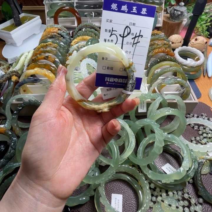 未镶嵌蛇纹石玉手镯