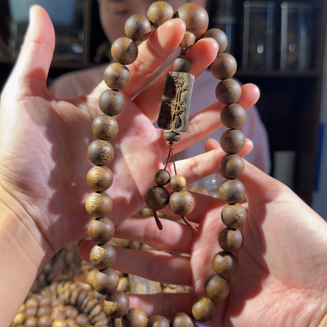 沉香手串乌身圆叶手持念珠1.4/28颗