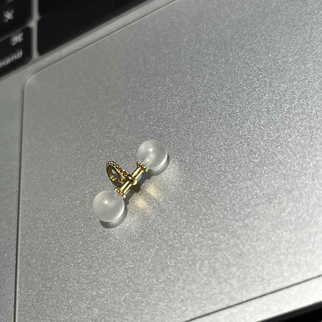 优翠珠宝18K金冰种珠珠小滴流爱的骨头精致有趣6mm