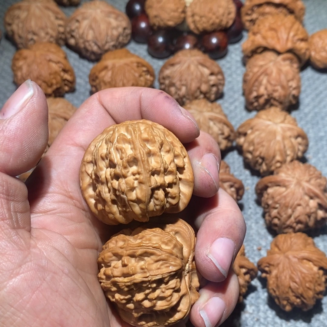 淘***湿把件文玩核桃白狮子