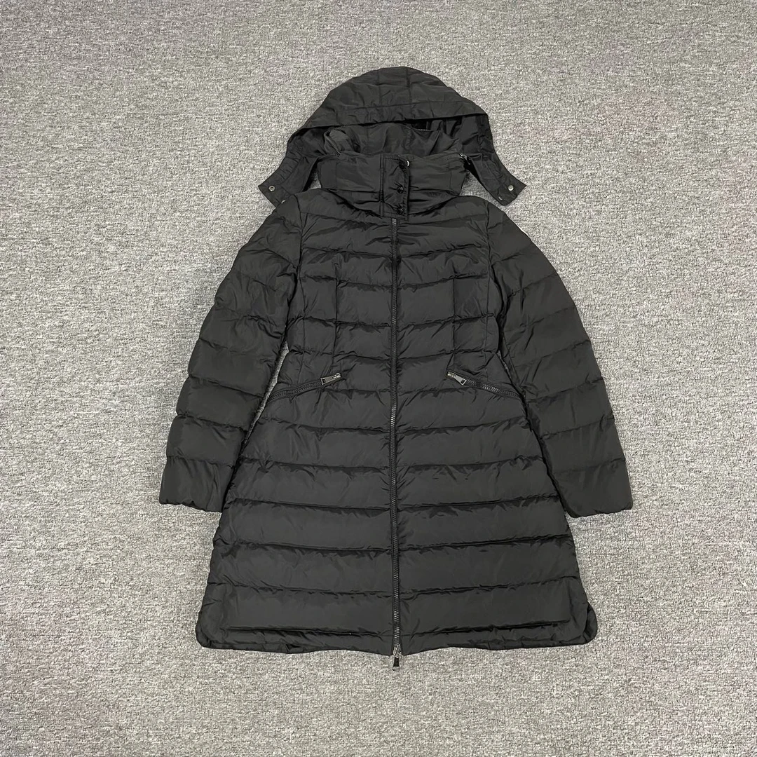 99新 MONCLER 蒙口 收腰长款羽绒服 1码 拉链头一个缺失