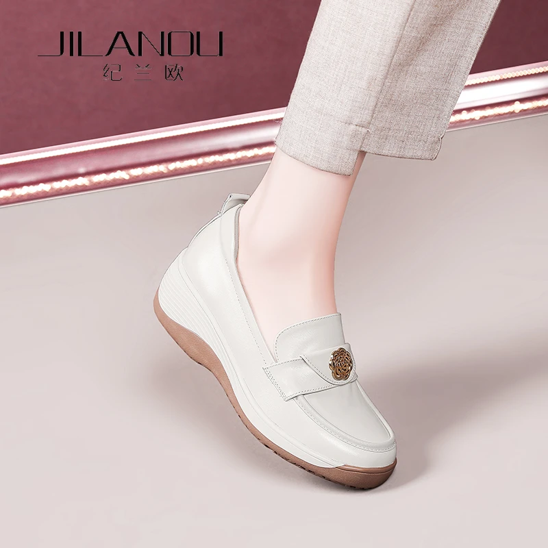 真皮厚底乐福鞋女春季2025新款妈妈鞋舒适软底单鞋一脚蹬坡跟女鞋