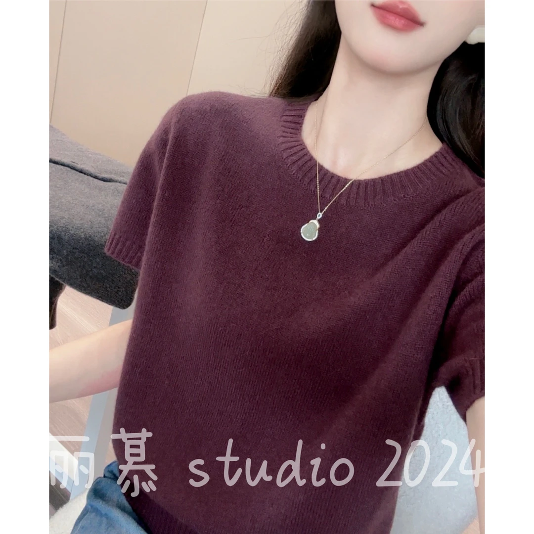早秋时尚穿搭针织短袖衫贴标纯色慵懒风上衣