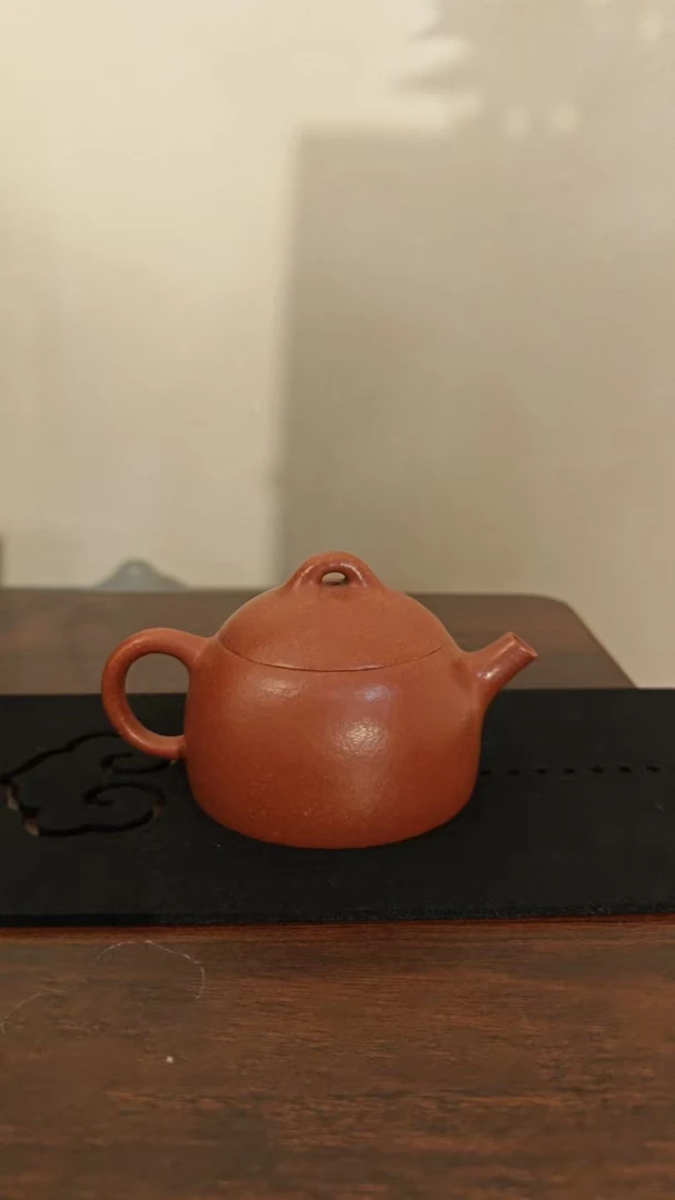 《红降坡粗砂矮秦权》150cc- -紫砂壶-wm