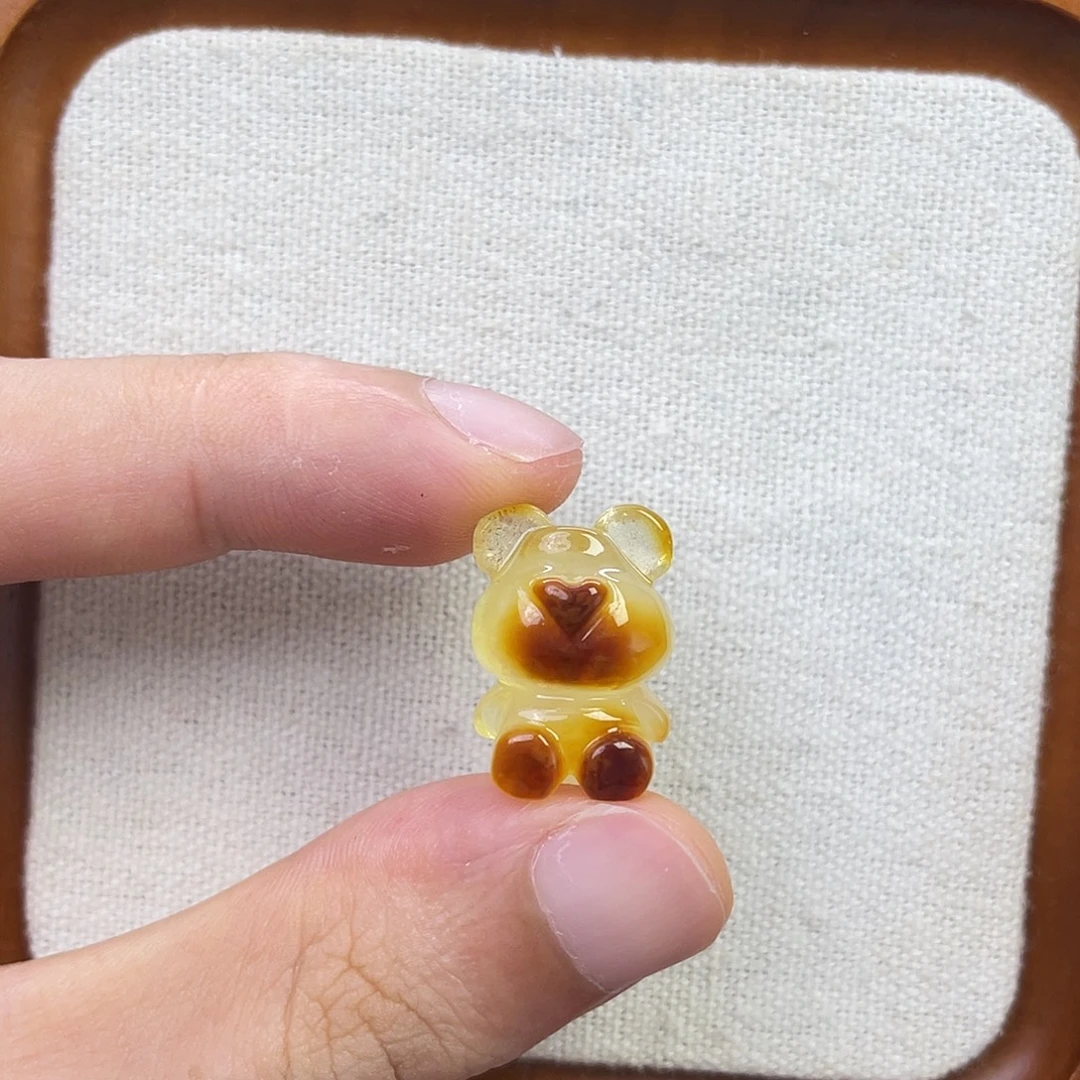 裸石琥珀未镶嵌小熊