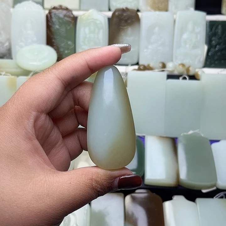 颈饰未镶嵌和田玉