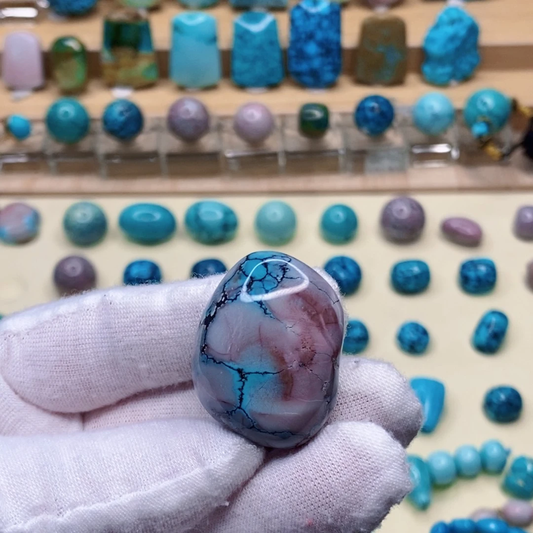 绿松石未镶嵌珠宝奇石