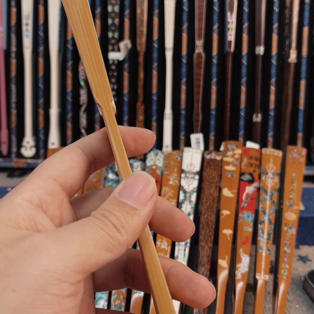 A***m扇子纯手工制作工艺精湛
