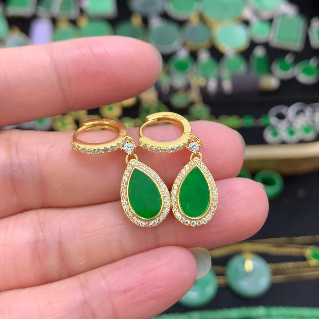 翡翠未镶嵌耳饰有色花