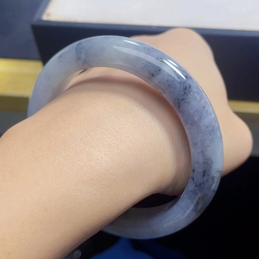 翡翠未镶嵌手镯57圈有纹扣手不退换